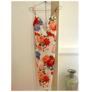 Floral sexy sundress never worn! Off white with floral design!